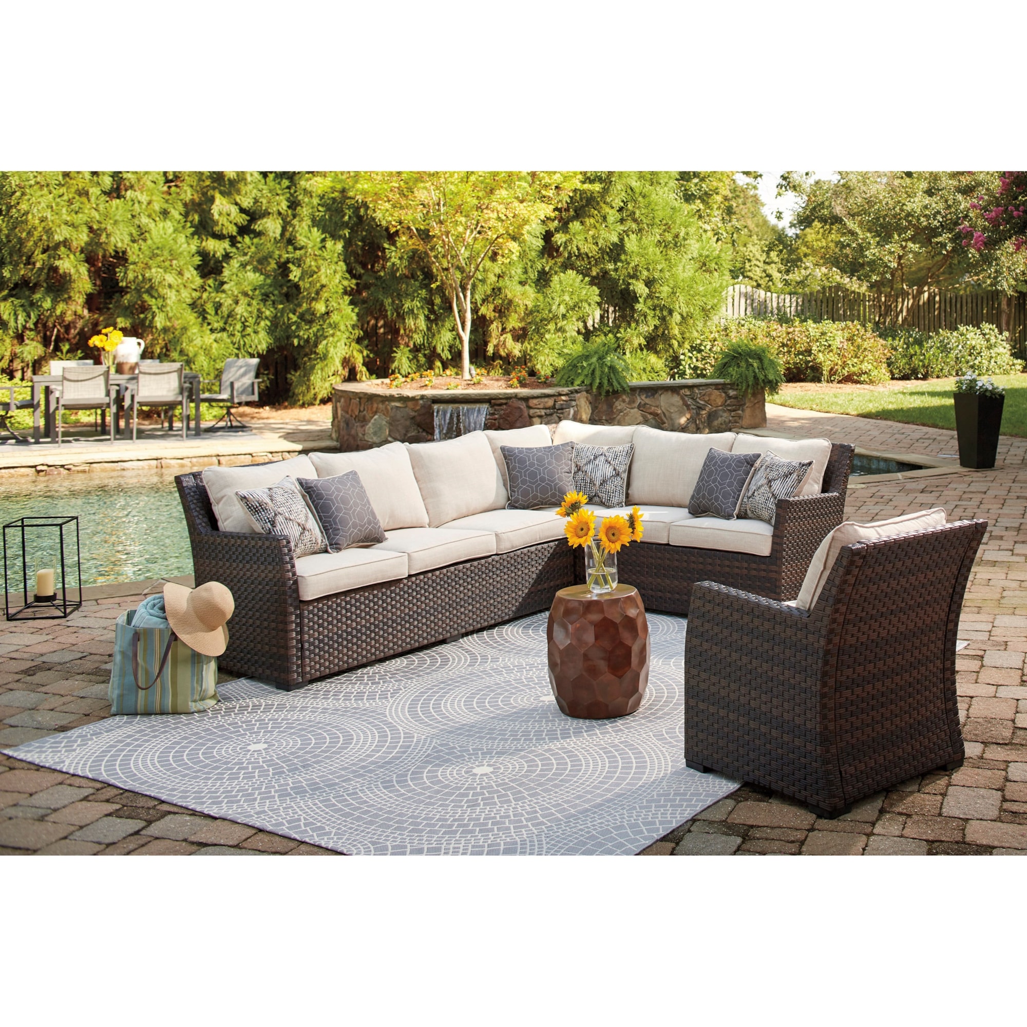 Signature Design by Ashley Easy Isle ASHHP455822 Outdoor 2Piece